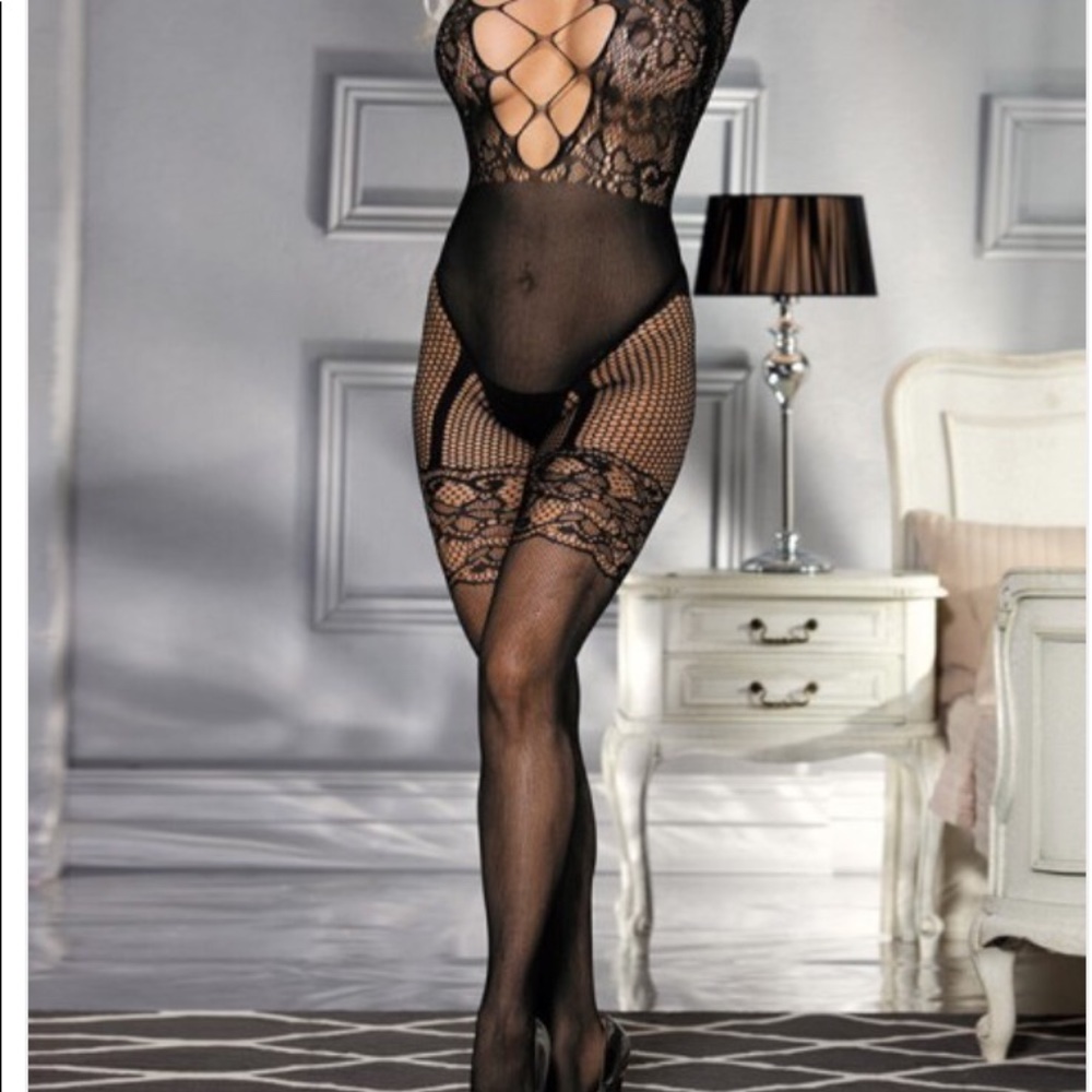 Abstract pattern body sticking
